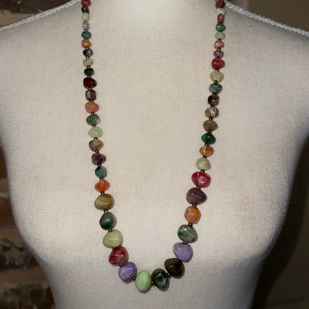 Vintage Graduated Lucite Marbled Stone Multicolor Beaded Necklace Gold Spacers - Picture 4 of 9